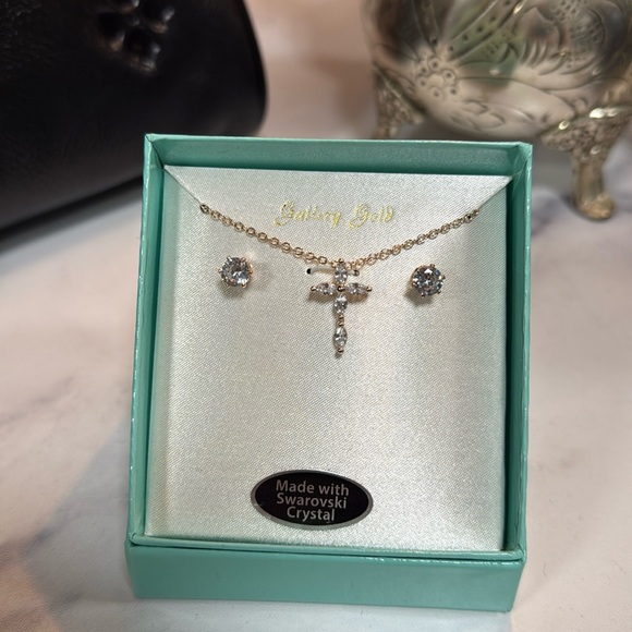 Rose Gold Tone Cross 16” Necklace W/Gold Post Earrings Swarovski Crystal NWT - Picture 3 of 9